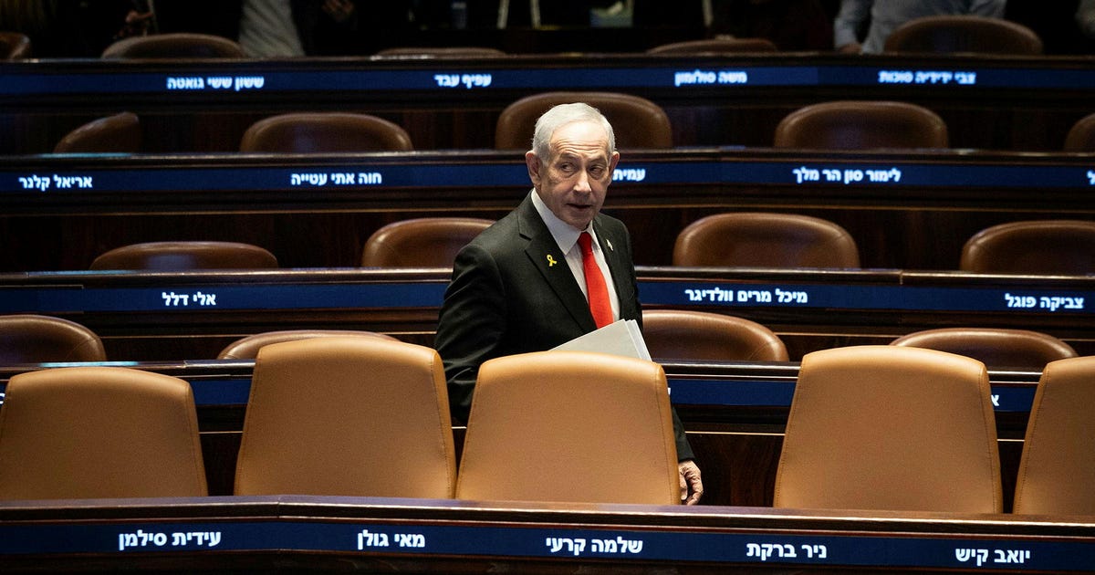 Poll: Netanyahu's Likud Drops a Seat, Opposition Short of Majority Without Arab Parties