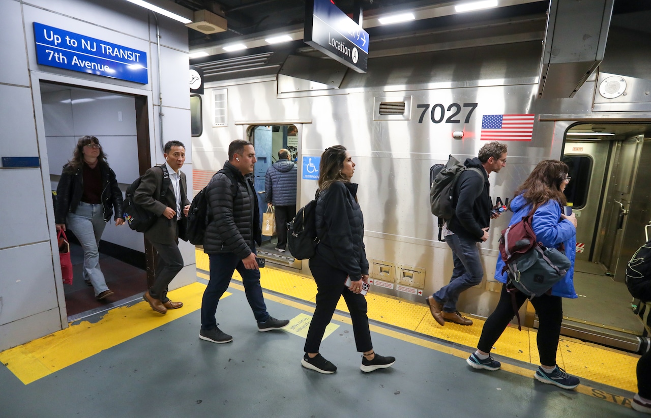 Disabled trains cause big NJ Transit delays