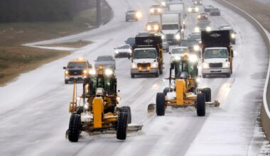 Retailers shift from limited hours to closures as Texas hunkers down in winter storm