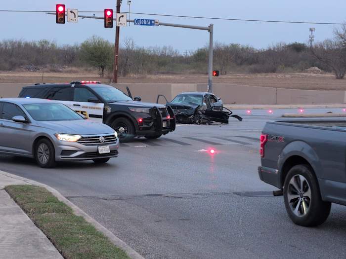 Woman, 6-year-old girl injured in suspected DWI crash with 2 other vehicles on West Side, SAPD says