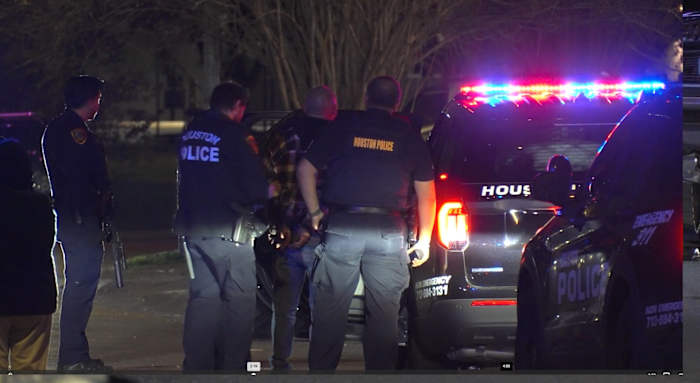 Man arrested after shooting, standoff in Northwest Houston