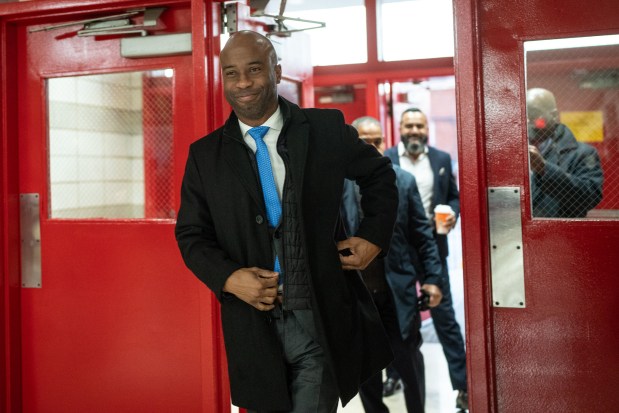 Schools Chancellor Kamar Samuels greets students at P.S./M.S. 194 in the Bronx on Monday, January 5, 2026. (Michael Appleton/Mayoral Photography Office)