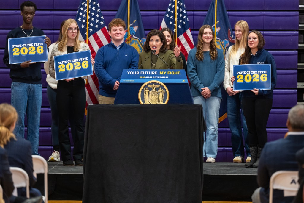 Gov. Hochul plans to follow school cellphone ban with new limits on social media use by kids