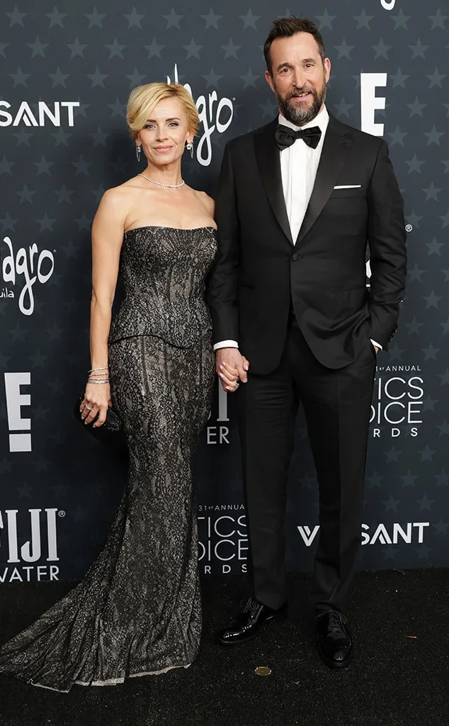 <p>Sara Wells & Noah Wyle</p>