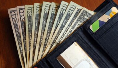 Arizona lawmakers move to force retailers to accept cash