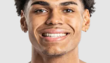 Koa Peat helps Arizona Wildcats take 43-27 halftime lead over TCU in Fort Worth