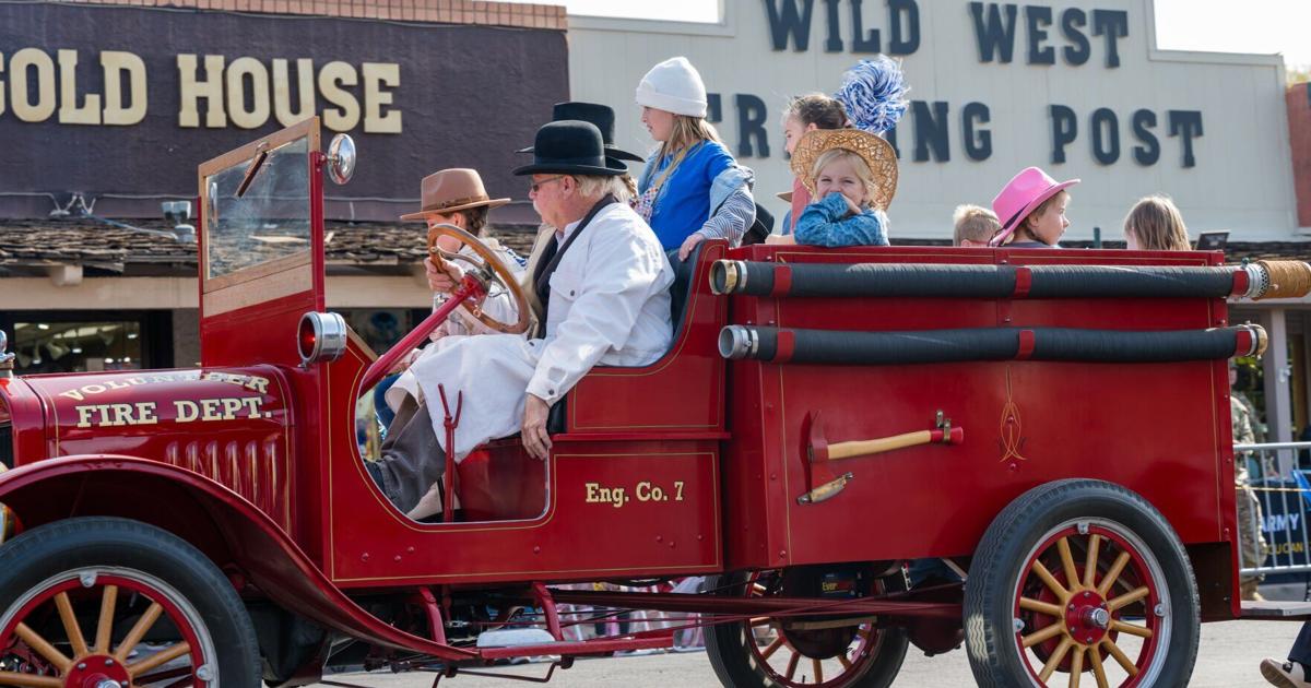 You gotta Parada: Old Town parade caps off Western Week |