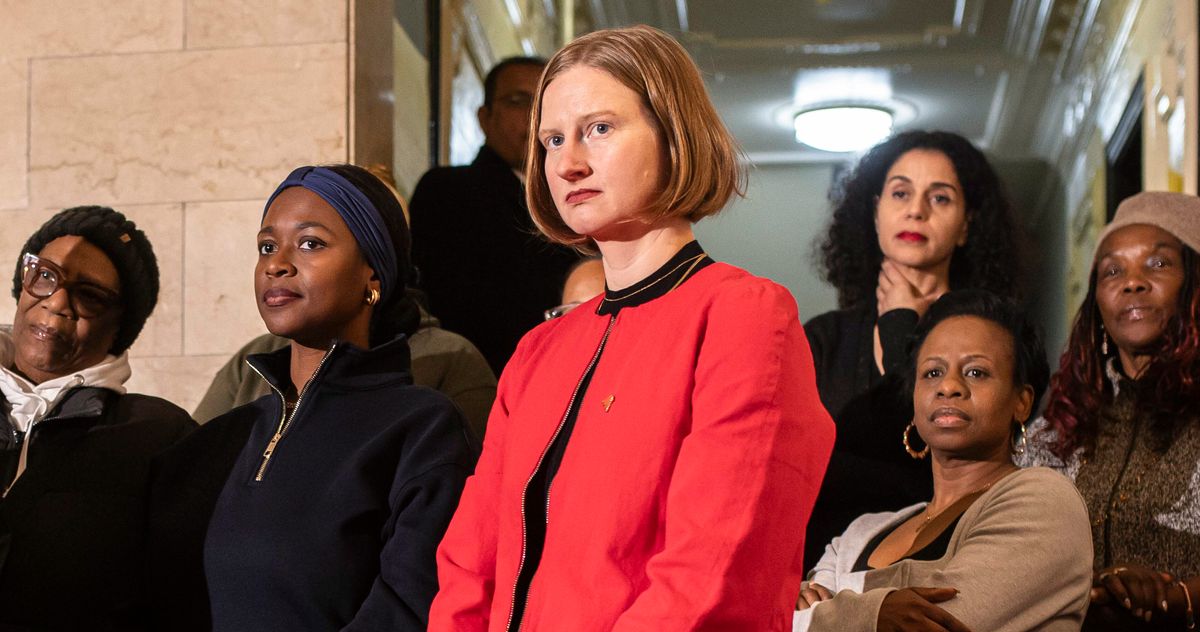 Mamdani Backs Cea Weaver As Past Tweets Resurface