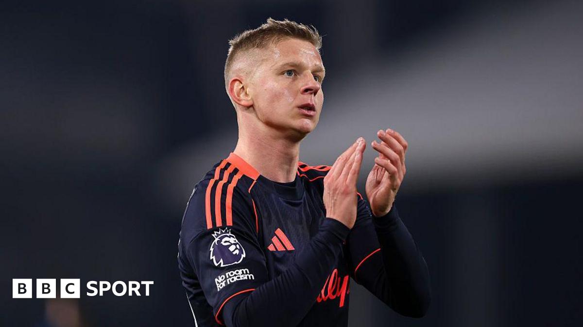 Oleksandr Zinchenko claps