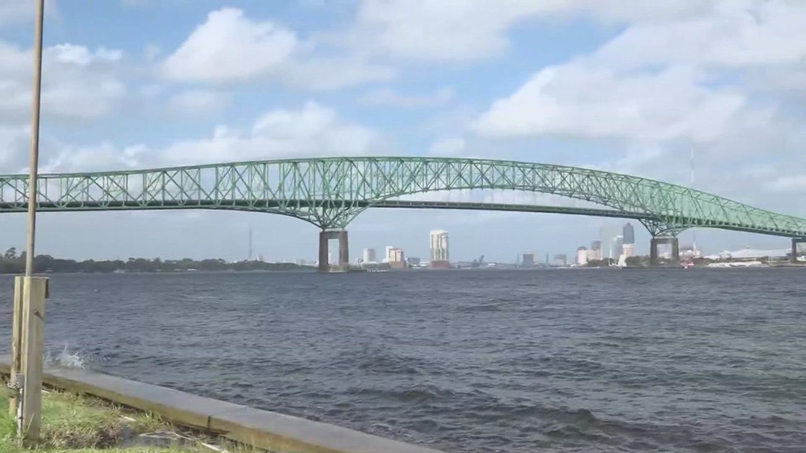 All northbound lanes on Hart Bridge back open after crash with injuries