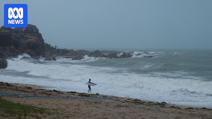 AUDIO: Tropical Cyclone Koji expected to make landfall in Qld within hours - Australian Broadcasting Corporation