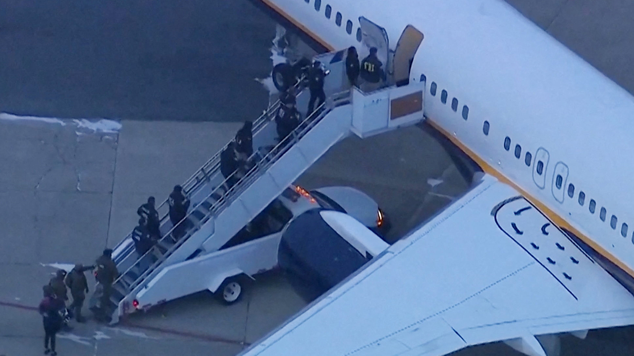 Nicolas Maduro arrives in New York after capture, arraignment expected Monday