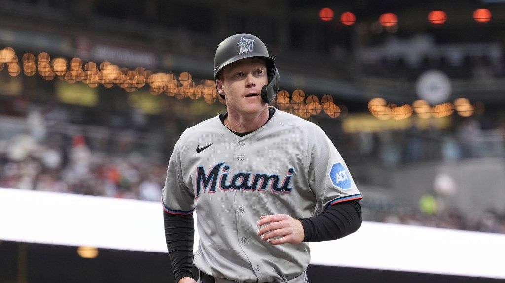 Twins acquire first baseman Eric Wagaman