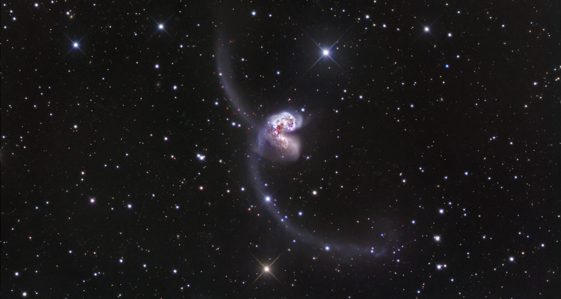 Do all stars exist in galaxies?