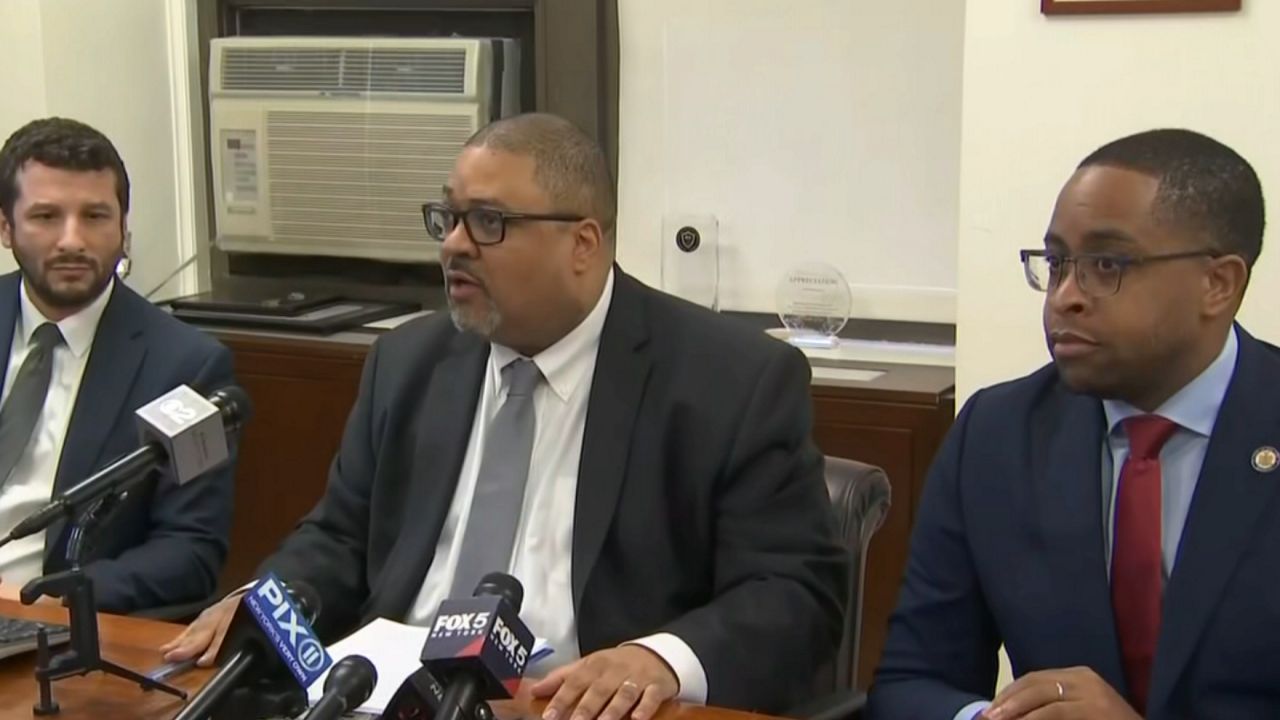 On Thursday morning, Manhattan District Attorney Alvin Bragg hosted a briefing with his office’s Crypto Crime Bureau and state Sen. Zellnor Myrie.
