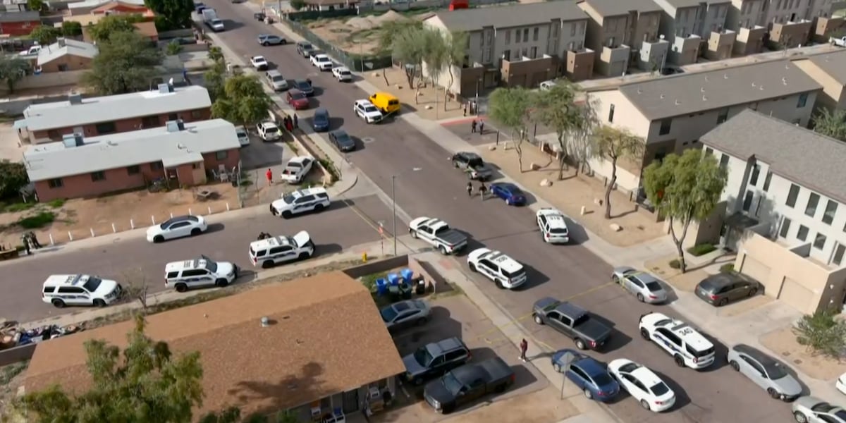 Child hospitalized after being shot in face at south Phoenix townhome