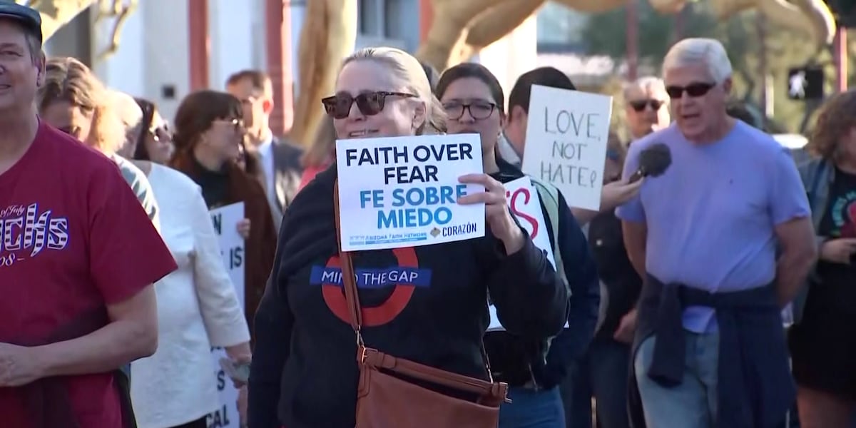 Phoenix vigil honors man shot, killed by federal agent in Minneapolis