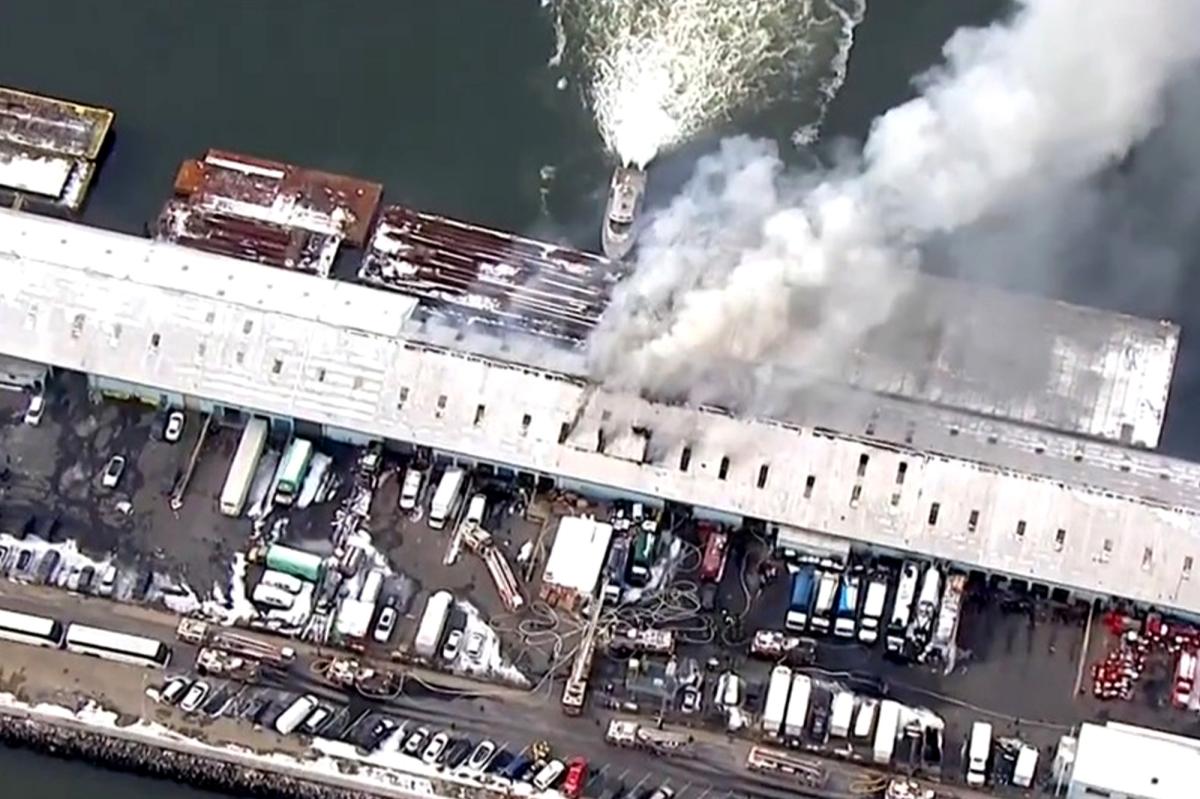 4-alarm inferno rips through NYC warehouse, leaving 'extensive damage,' ravaging at least 25 businesses: FDNY