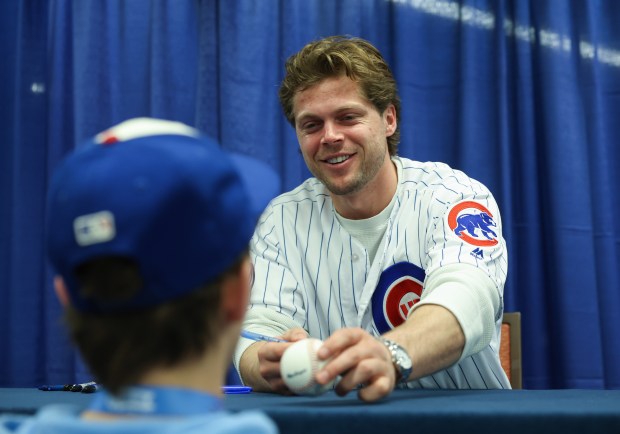 Cubs infielder Nico Hoerner signs autographs during the Cubs Convention at the Sheraton Grand Chicago Riverwalk on Jan. 17, 2026. (John J. Kim/Chicago Tribune)