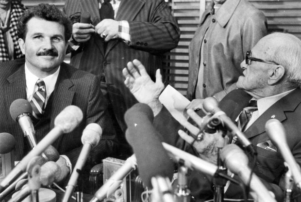 George Halas announces Mike Ditka as head coach of the Chicago Bears on Jan. 20, 1982. (Chicago Tribune historical photo)