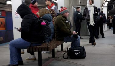 The CTA needs to run more trains during rush hour