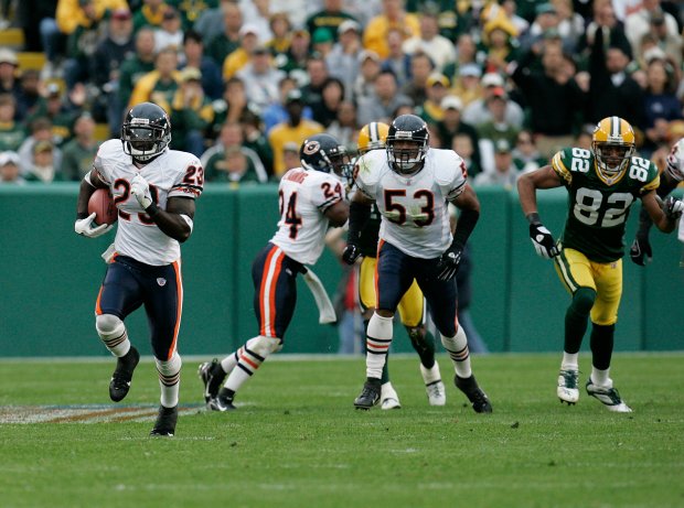 Devin Hester (23) takes off on his 84-yard punt return touchdown during the Chicago Bears' 26-0 victory over the Green Bay Packers at Lambeau Field on Sept. 10, 2006. (Jim Prisching/Chicago Tribune)
