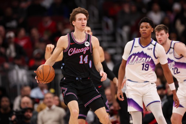 Chicago Bulls forward Matas Buzelis (14) handles the ball during the second quarter against the Utah Jazz at the United Center Jan. 14, 2026 in Chicago. (Armando L. Sanchez/Chicago Tribune)