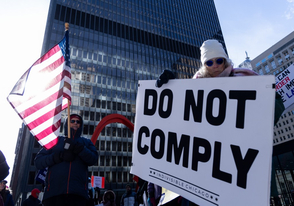 Despite frigid temps, crowd turns out in Chicago to protest Trump