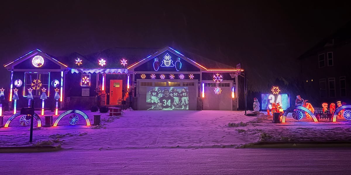 Chicago Bears light show draws fans to Sycamore home