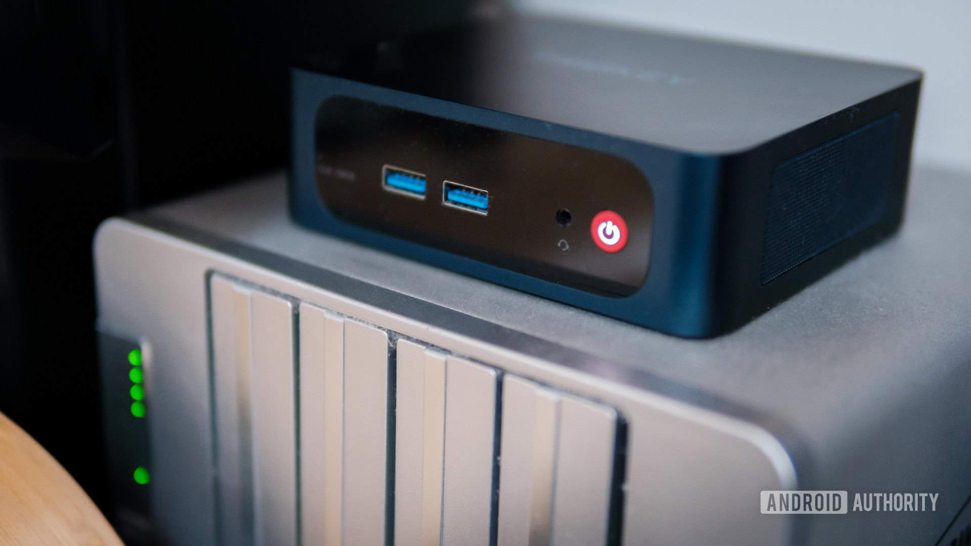 DIY NAS NUC top DIY NAS NUC top