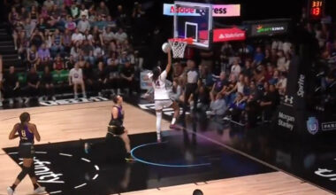 Dominique Malonga dunks