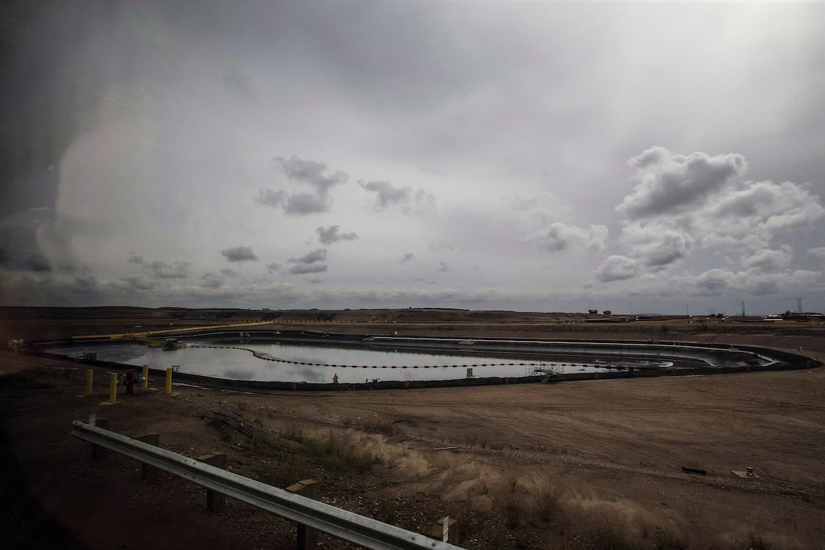 Worker dies at Suncor oil sands site near Fort McMurray as machinery sinks into muskeg