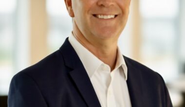 Longtime Encinitas resident and advocate Michael W. Glenn appointed chairman of the Encinitas Chamber of Commerce Board of Directors