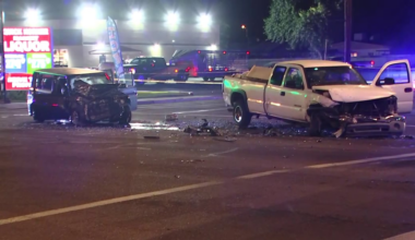 2 adults, 2 children hospitalized after crash in south Phoenix