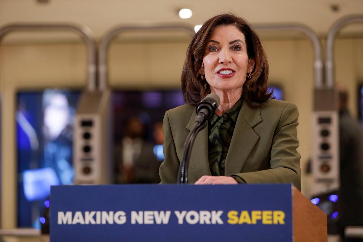 Hochul's flashy Second Ave. Subway plan uses the MTA as shiny object