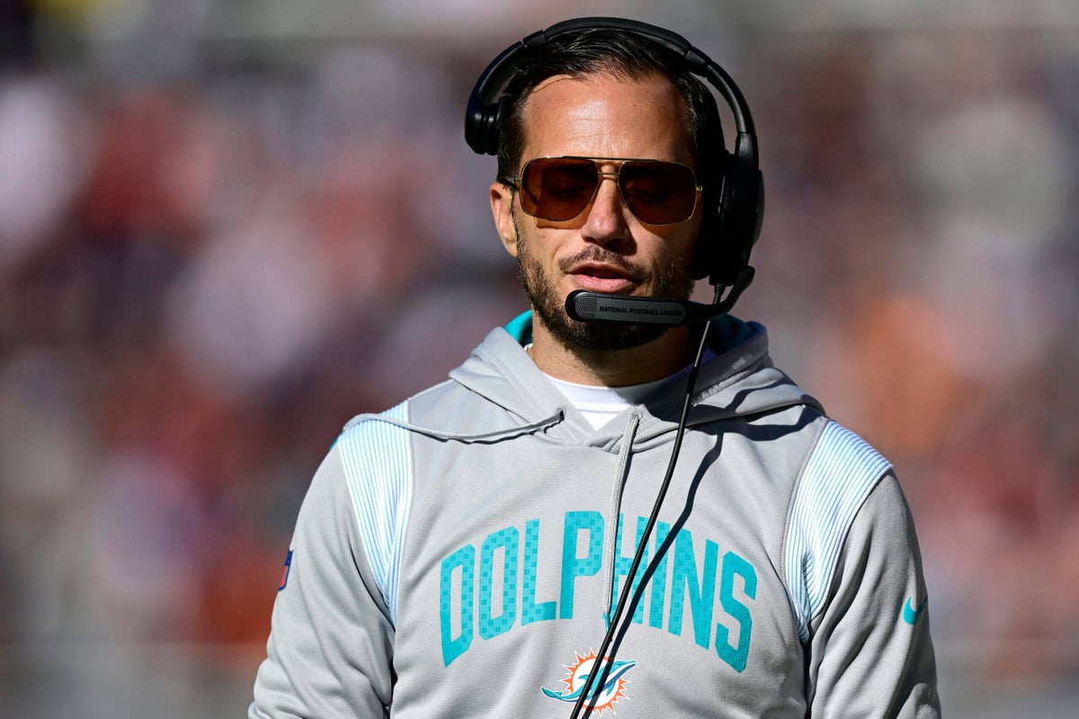 Mike McDaniel interviewing for Bills’ head-coaching job as Chargers wait