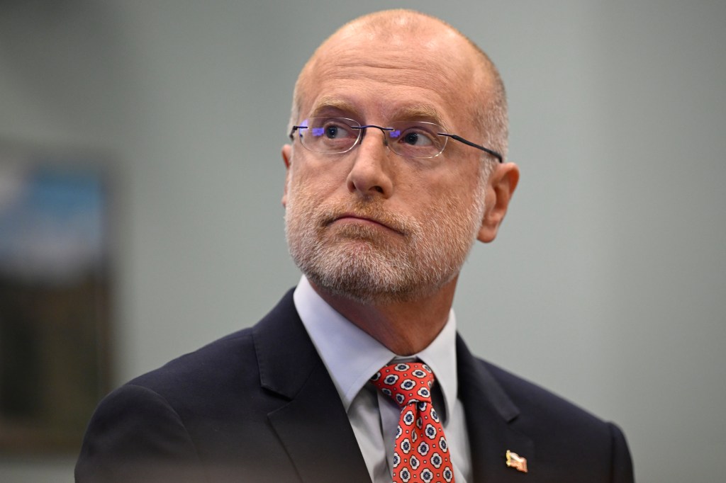 FCC Chairman Calls Some Local TV Stations "Mouthpieces" For National Networks