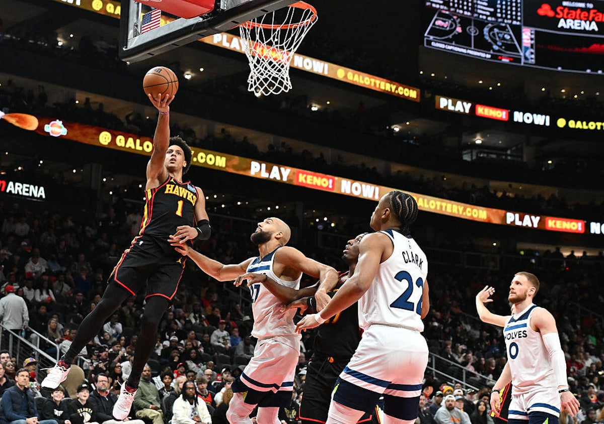 Anthony Edwards leaves Timberwolves-Hawks early as Hawks win sans Trae Young