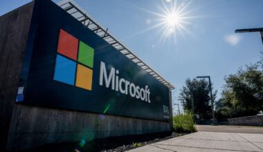 Why Microsoft's Stock Is Tumbling Thursday