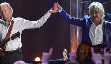 The Moody Blues’ Justin Hayward Pays Heartfelt Tribute to Late Bandmate John Lodge in Year-End Message