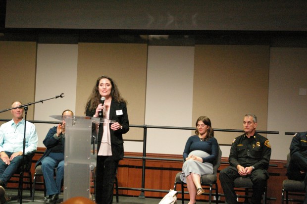 Nicole Crosby, president of the Clairemont Town Council, opens the March 4, 2025, conference on fire safety and preparedness in Point Loma. (Tyler Faurot)