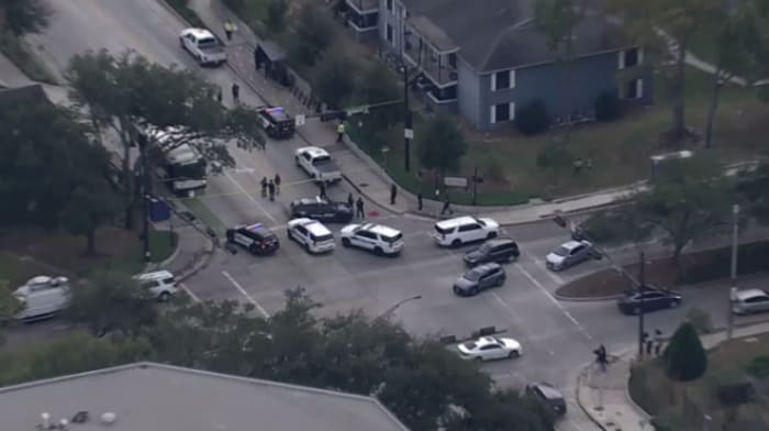 Woman shot by 2 men on METRO bus in W. Houston