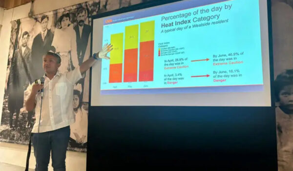 Estaban López Ochoa presents urban heat data
