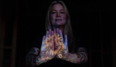 Amid wildfire grief, an LA-area resident sowed sunflowers and hope where her home once stood