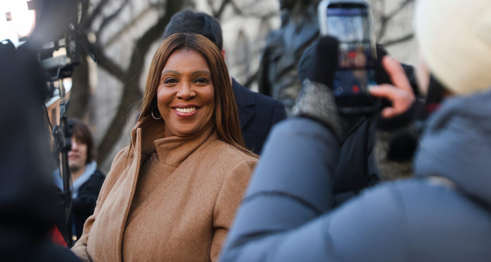 Judge disqualifies federal prosecutor in investigation into New York Attorney General Letitia James