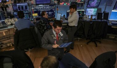 Wall Street mixed on the first trading day of 2026; precious metals resume rally