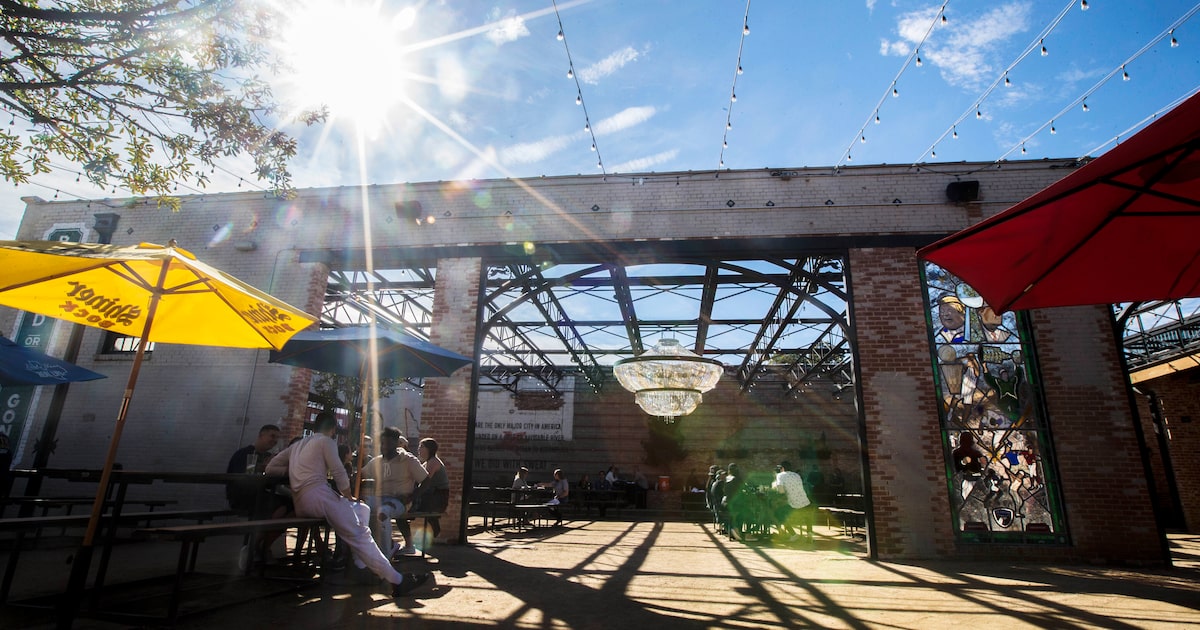 After a decade in business, Deep Ellum patio bar to close