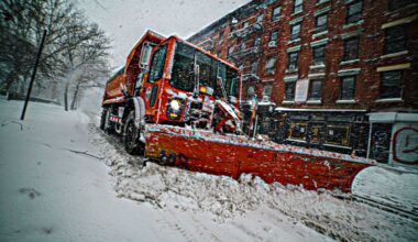 NYC mobilizing more than 2,000 plows and salt spreaders ahead of possible snowstorm, Mamdani says – amNewYork