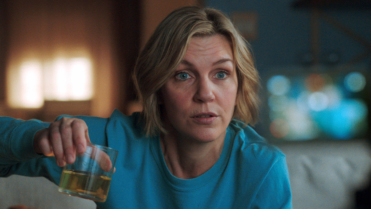 Rhea Seehorn in Pluribus