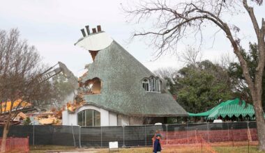Car dealer demolishes Highland Park ‘Mushroom House,’ and another property is next